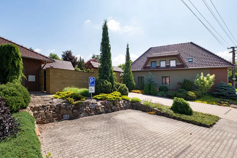 Vážany - Vyškov | Sale, House, Five-bedroom (6+kk), 435 m²
