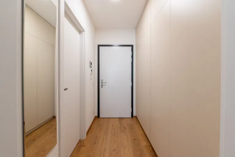 Pri Vojenskom Cintoríne, Petržalka - Bratislava V | Prenájom, Byt, 1-izbový, 33 m²