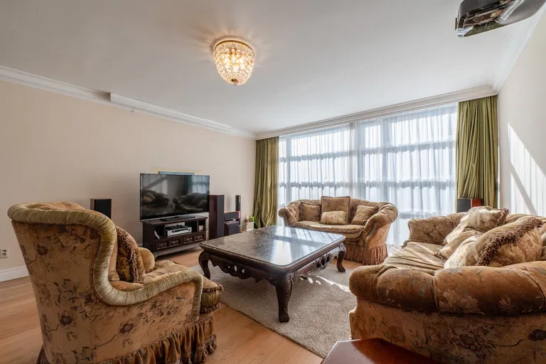 Boženy Němcovej, Staré Mesto - Bratislava I | Rent, Apartment, Three-bedroom (4+kk), 179 m²