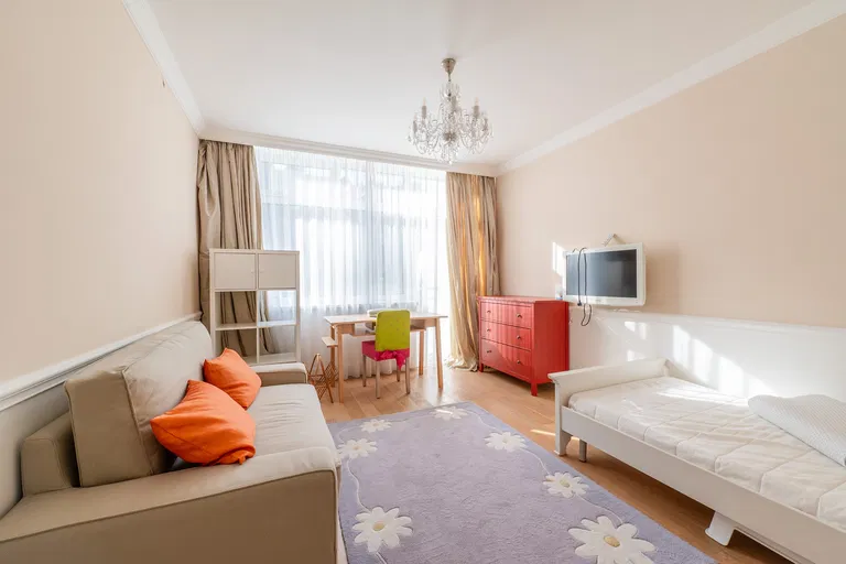 Boženy Němcovej, Staré Mesto - Bratislava I | Rent, Apartment, Three-bedroom (4+kk), 179 m²