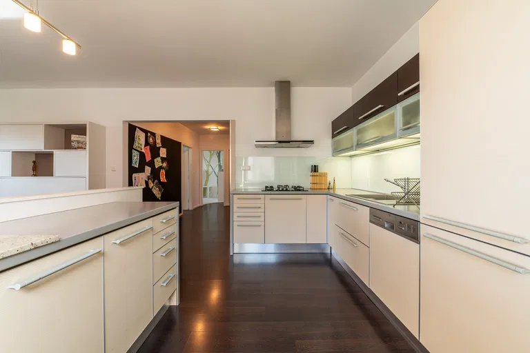 Bartókova, Staré Mesto - Bratislava I | Prenájom, Byt, 3-izbový, 93 m²
