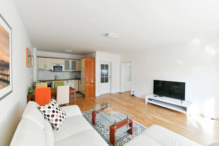Jitravská, Střížkov - Prague 8 | Sale, Apartment, Three-bedroom (4+kk), 103 m²