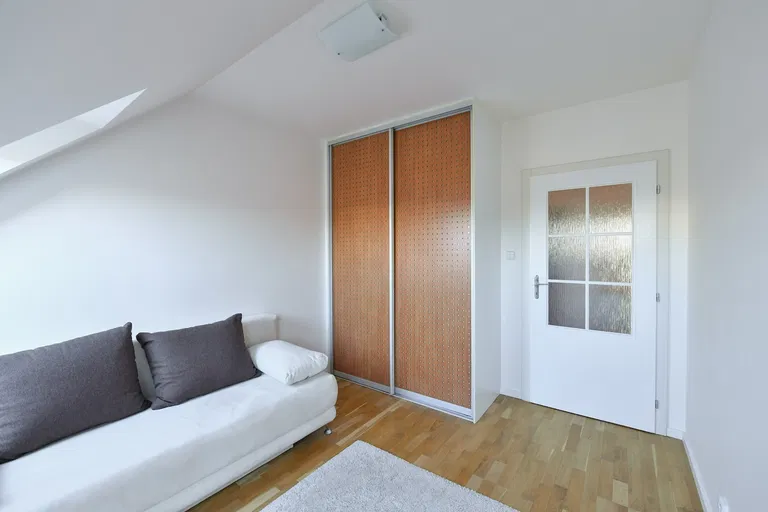 Jitravská, Střížkov - Prague 8 | Sale, Apartment, Three-bedroom (4+kk), 103 m²