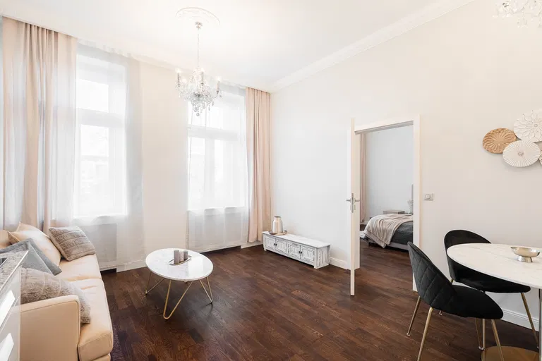 Žižkovo náměstí, Žižkov - Prague 3 | Sale, Apartment, One-bedroom (2+kk), 54 m²