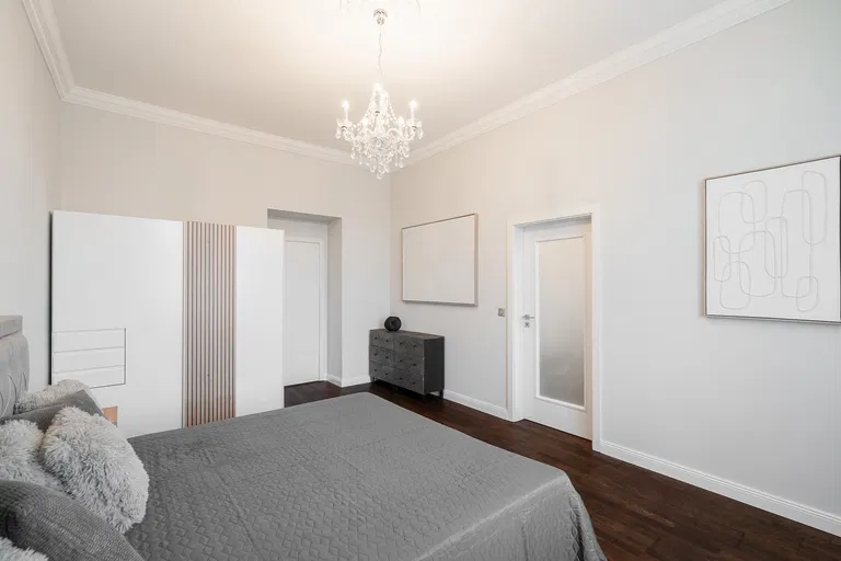 Žižkovo náměstí, Žižkov - Prague 3 | Sale, Apartment, One-bedroom (2+kk), 54 m²