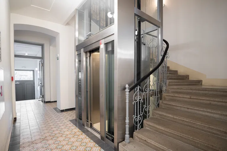 Žižkovo náměstí, Žižkov - Prague 3 | Sale, Apartment, One-bedroom (2+kk), 54 m²