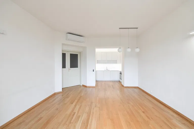 Dykova, Vinohrady - Prague 10 | Rent, Apartment, One-bedroom (2+kk), 71 m²