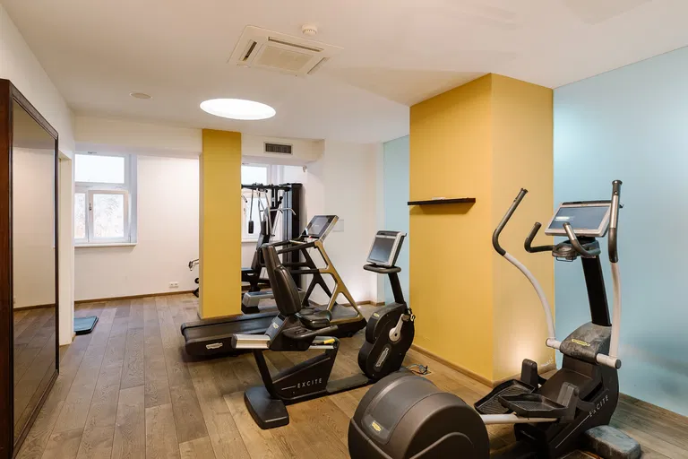 Hlboká cesta, Staré Mesto - Bratislava I | Prenájom, Byt, 4-izbový, 192 m²