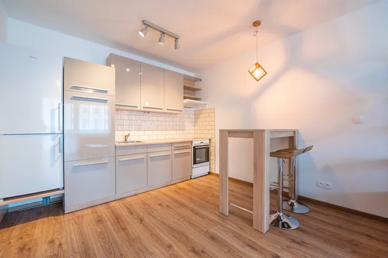 Nobelova, Nové Mesto - Bratislava III | Prenájom, Byt, 2-izbový, 58 m²