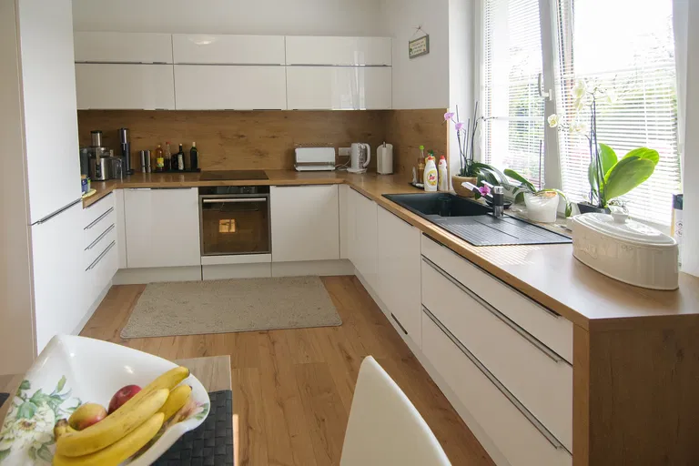 Hrušovská, Vrakuňa - Bratislava II | Sale, House, Four-bedroom (5+kk), 240 m²