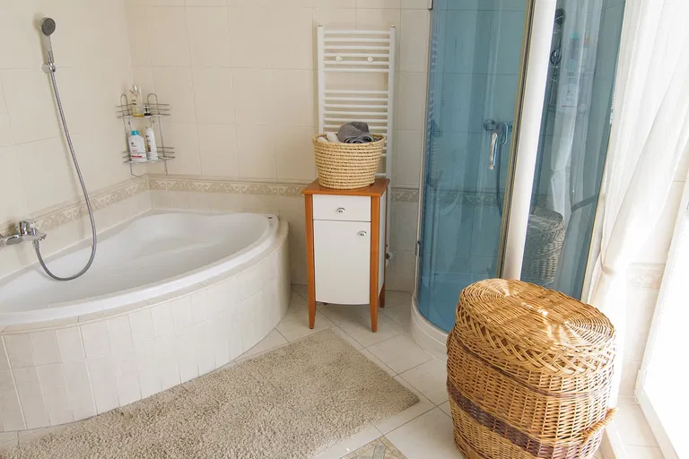 Hrušovská, Vrakuňa - Bratislava II | Sale, House, Four-bedroom (5+kk), 240 m²