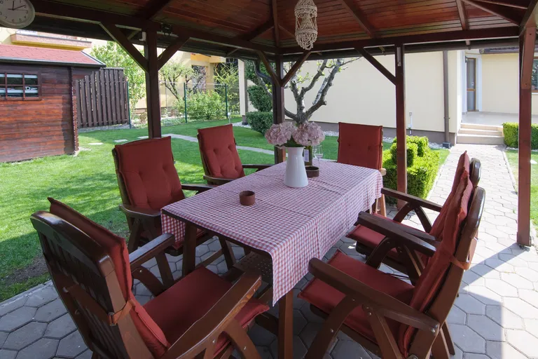 Hrušovská, Vrakuňa - Bratislava II | Sale, House, Four-bedroom (5+kk), 240 m²