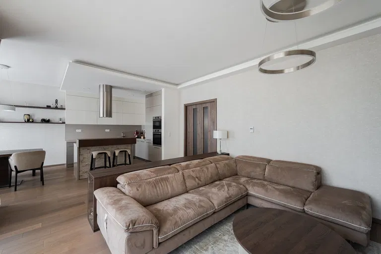 Svatošových, Vysočany - Prague 9 | Rent, Apartment, Three-bedroom (4+kk), 152 m²