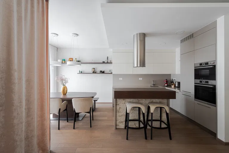 Svatošových, Vysočany - Prague 9 | Rent, Apartment, Three-bedroom (4+kk), 152 m²