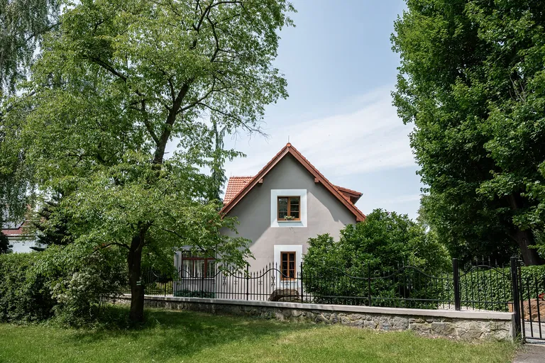 Sad přátelství, Týnec nad Sázavou - Benešov | Predaj, Rodinný dom, 5-izbový, 250 m²