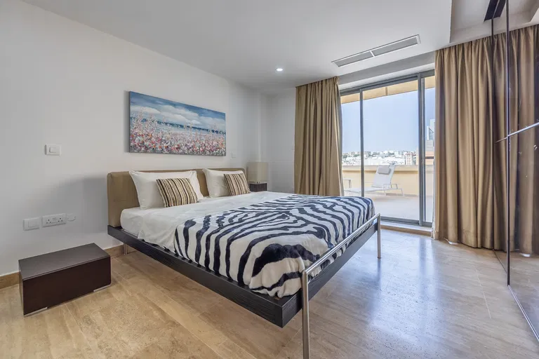 Malta, St. Julians - Laguna Portomaso | Predaj, Byt, 4-izbový, 400 m²