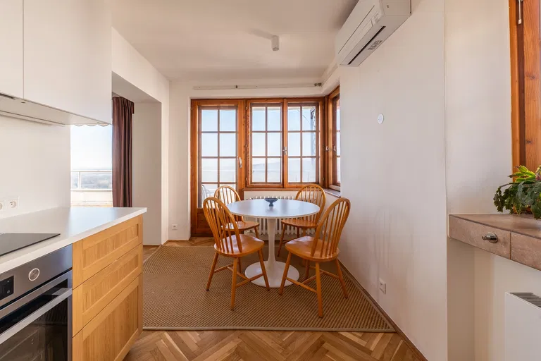 Fialkové údolie, Staré Mesto - Bratislava I | Prenájom, Byt, 3-izbový, 110 m²