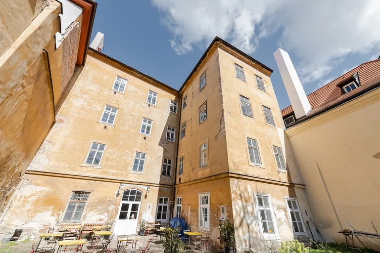 Nerudova, Malá Strana - Praha 1 | Predaj, Bytový dom, 1700 m²