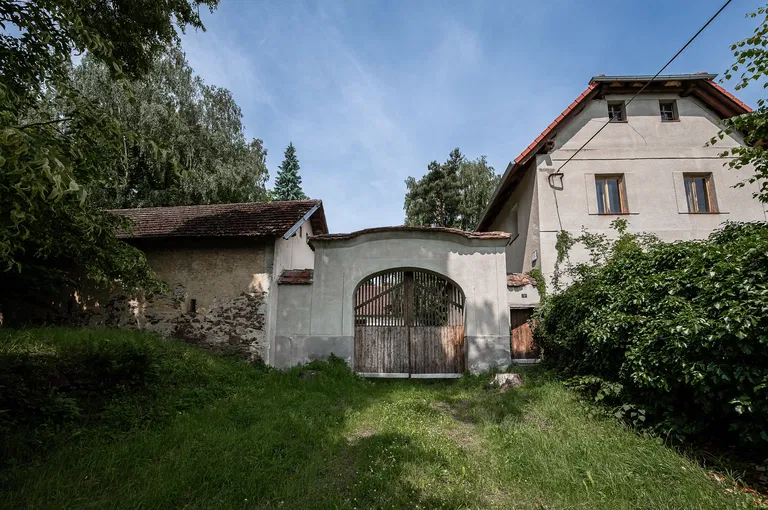 Soběhrdy - Benešov | Predaj, Rodinný dom, 20-izbový, 620 m²