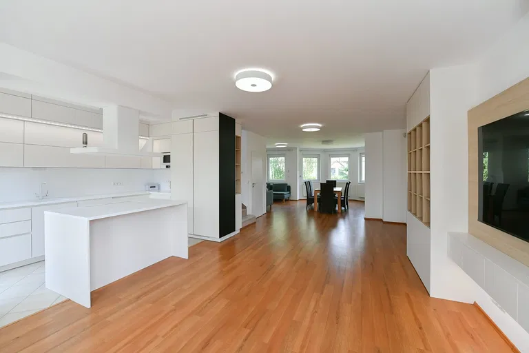 Centrální, Zdiby - Praha-východ | Rent, House, Four-bedroom (5+kk), 300 m²