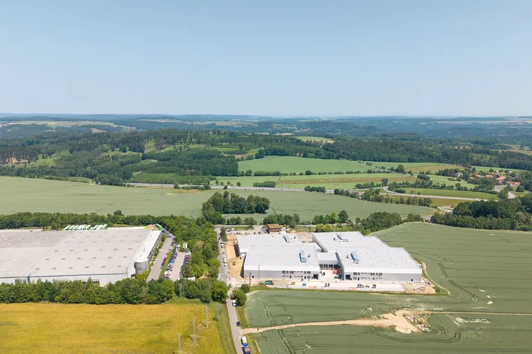 Divišov - Benešov | Pronájem, Skladový prostor, 2 500 m²