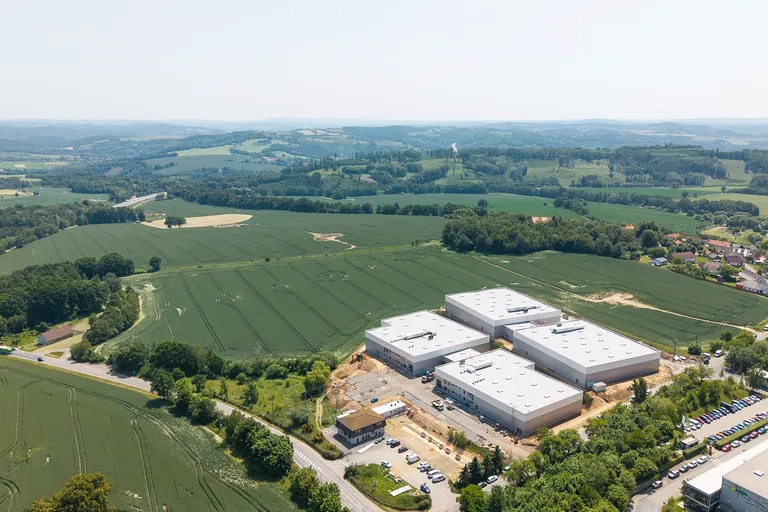 Divišov - Benešov | Pronájem, Skladový prostor, 2 500 m²