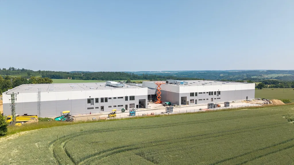 Divišov - Benešov | Pronájem, Průmyslový areál, 2 500 - 11200 m²