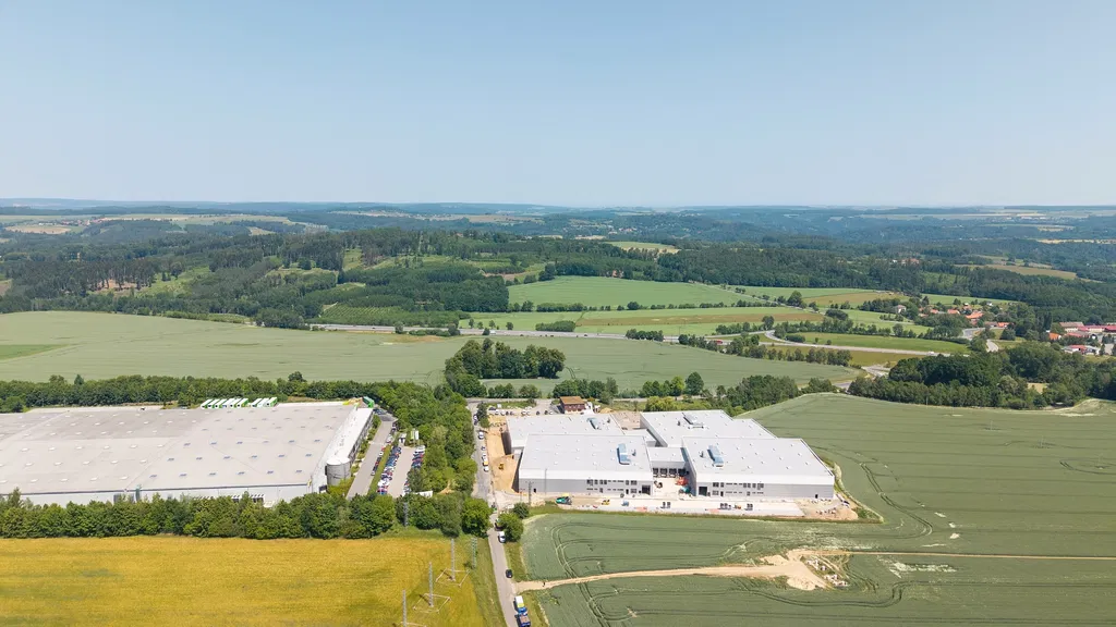 Divišov - Benešov | Pronájem, Průmyslový areál, 2 500 - 11200 m²