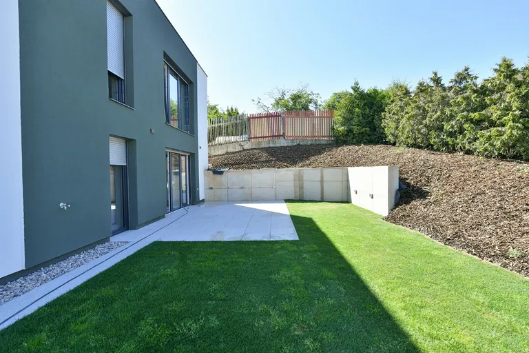 Líbeznice - Praha-východ | Predaj, Rodinný dom, 5-izbový, 350 m²