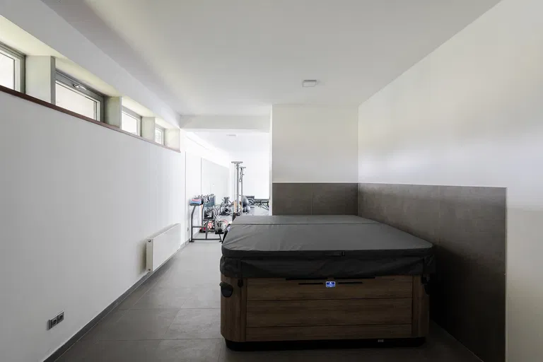 Ve Zběrušce, Tuchoměřice - Praha-západ | Sale, House, Six-bedroom (7+kk), 483 m²