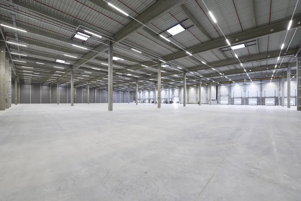 Nádražní, Pardubice - Pardubice | Rent, Logistic park, 14 739 m²