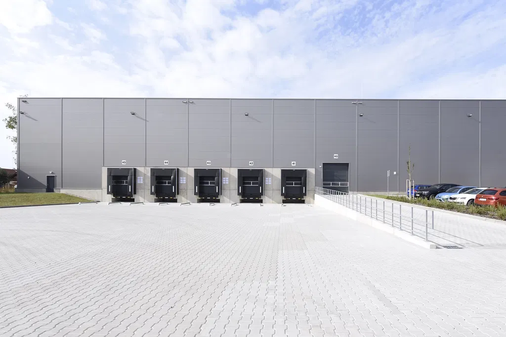 Nádražní, Pardubice - Pardubice | Rent, Logistic park, 14 739 m²
