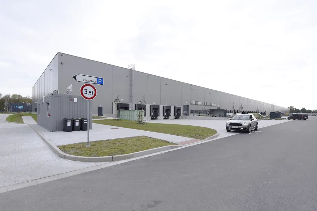 Nádražní, Pardubice - Pardubice | Rent, Logistic park, 14 739 m²