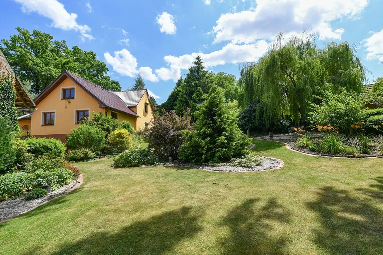 Křížkový Újezdec - Praha-východ | Predaj, Rodinný dom, 7-izbový, 409 m²