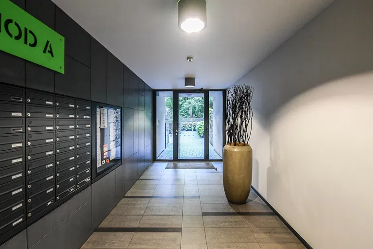 V mezihoří, Libeň - Prague 8 | Sale, Apartment, One-bedroom (2+kk), 86 m²