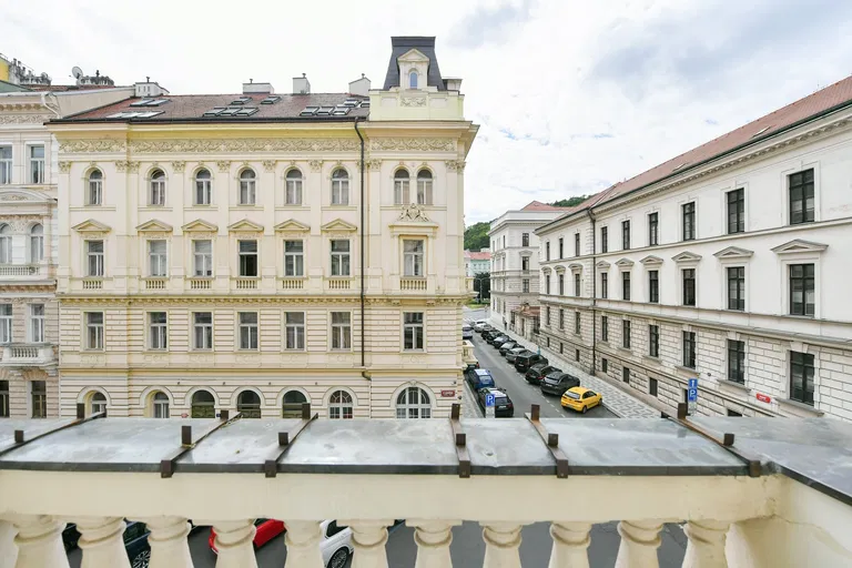 V lesíčku, Smíchov - Prague 5 | Rent, Apartment, One-bedroom (2+1), 66 m²