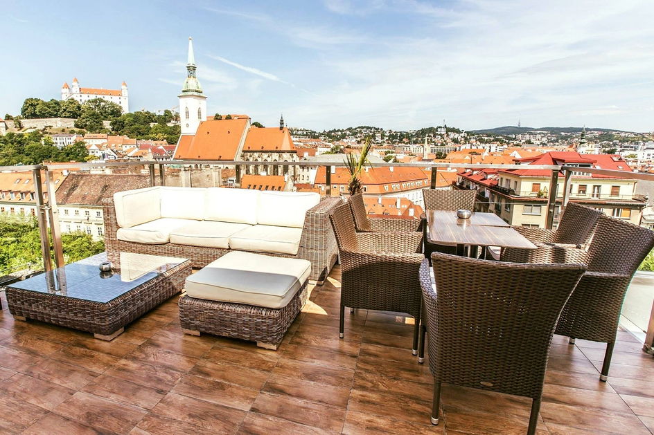 Sky Bar 