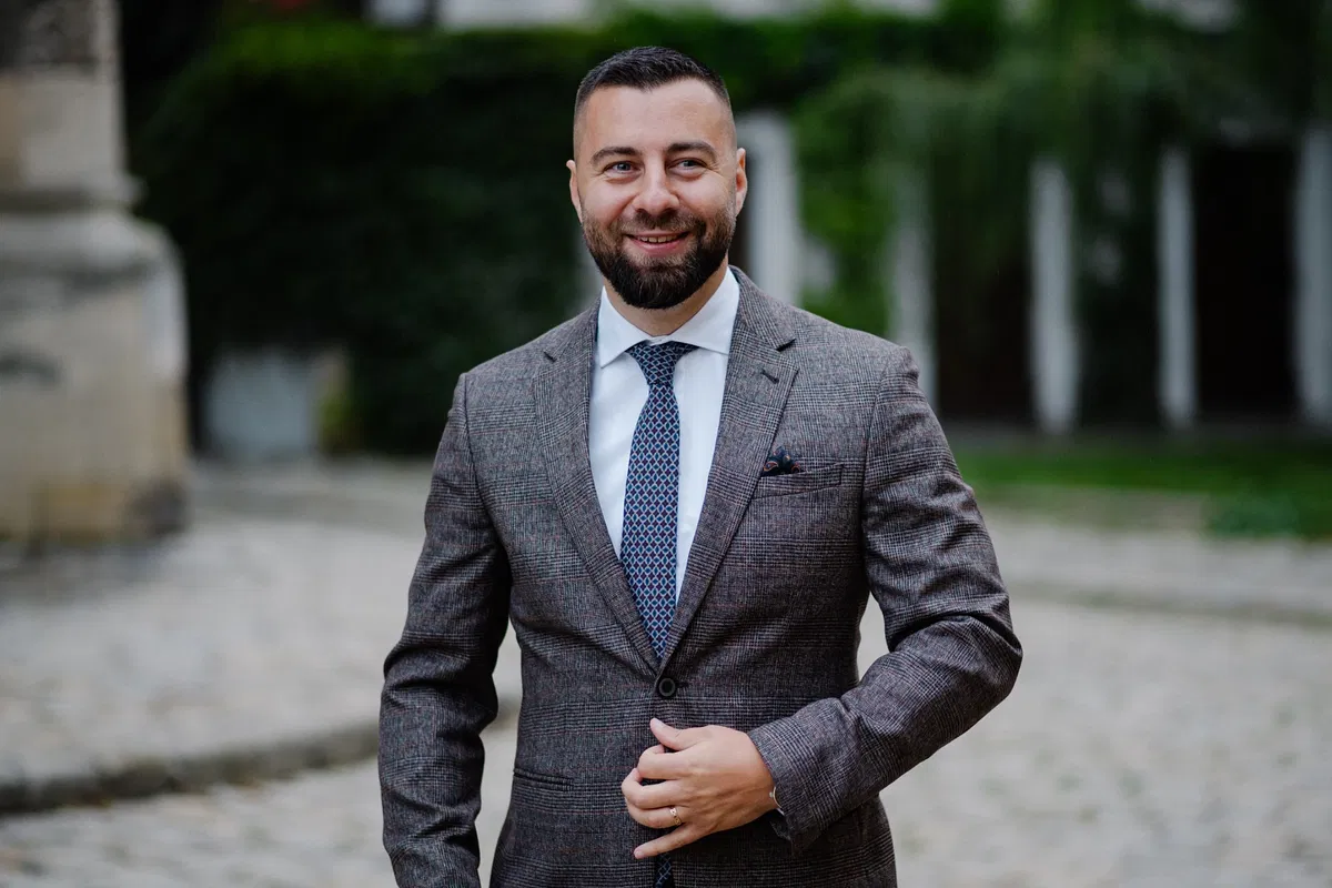 David Martan for Forbes: The Wealthy Who Have Replaced the Middle Class Are Driving up Apartment Prices