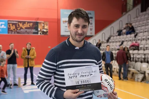 Výťažok z turnaja SVOBODA & WILLIAMS CUP 2018 vo výške 252 832 Kč podporí Nadáciu Terezy Maxovej deťom