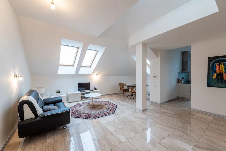Hlboká cesta, Staré Mesto - Bratislava I | Rent, Apartment, Three-bedroom (4+kk), 118 m²
