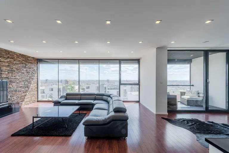Bellova, Nové Mesto - Bratislava III | Prenájom, Byt, 3-izbový, 129 m²