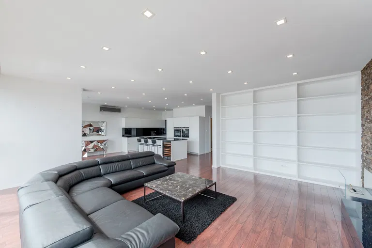 Bellova, Nové Mesto - Bratislava III | Prenájom, Byt, 3-izbový, 129 m²