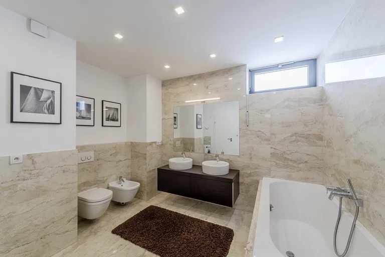 Bellova, Nové Mesto - Bratislava III | Prenájom, Byt, 3-izbový, 129 m²