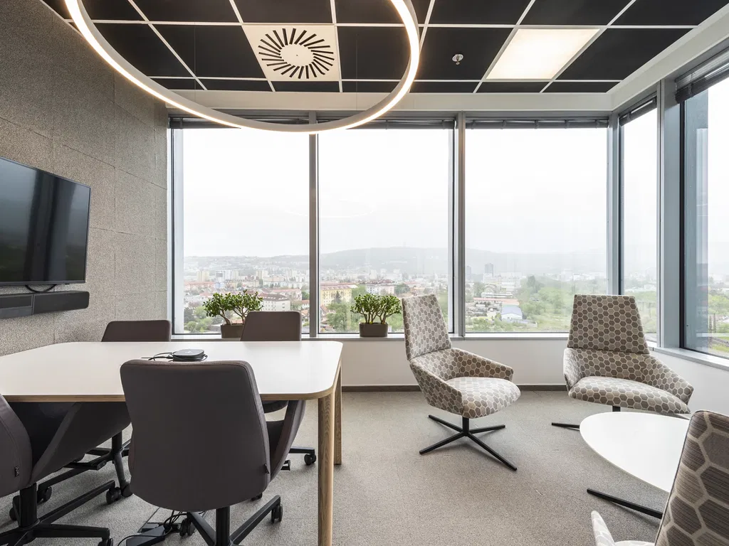 Tomášikova, Nové Mesto - Bratislava III | Prenájom, Administratívna budova, 40 372 m²
