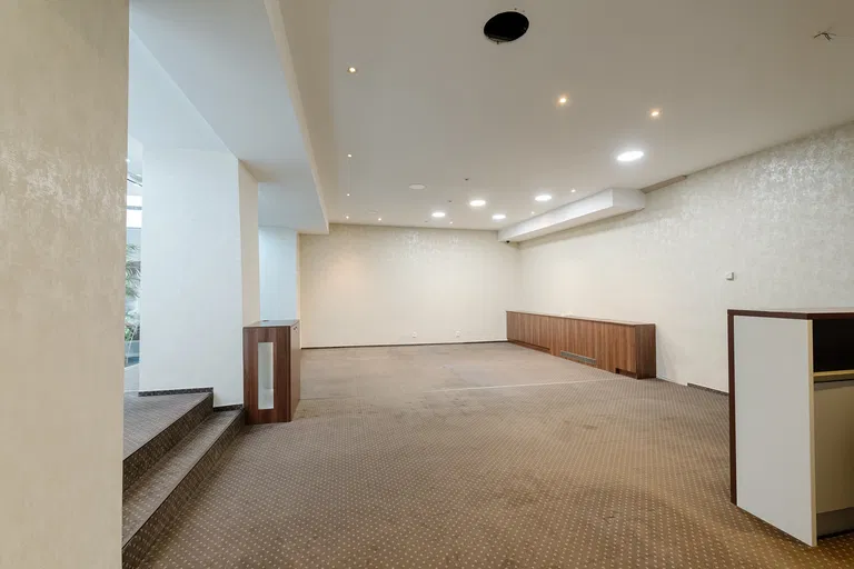 Gorkého, Staré Mesto - Bratislava I | Prenájom, Obchodný priestor, 65 m²