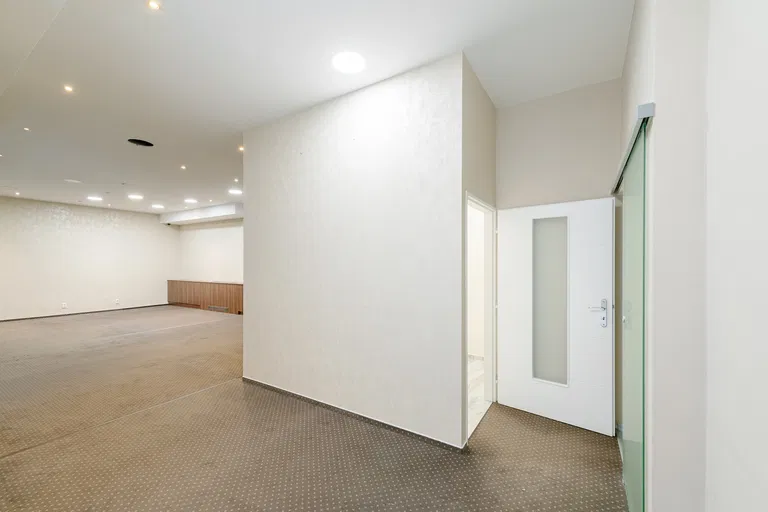 Gorkého, Staré Mesto - Bratislava I | Prenájom, Obchodný priestor, 65 m²
