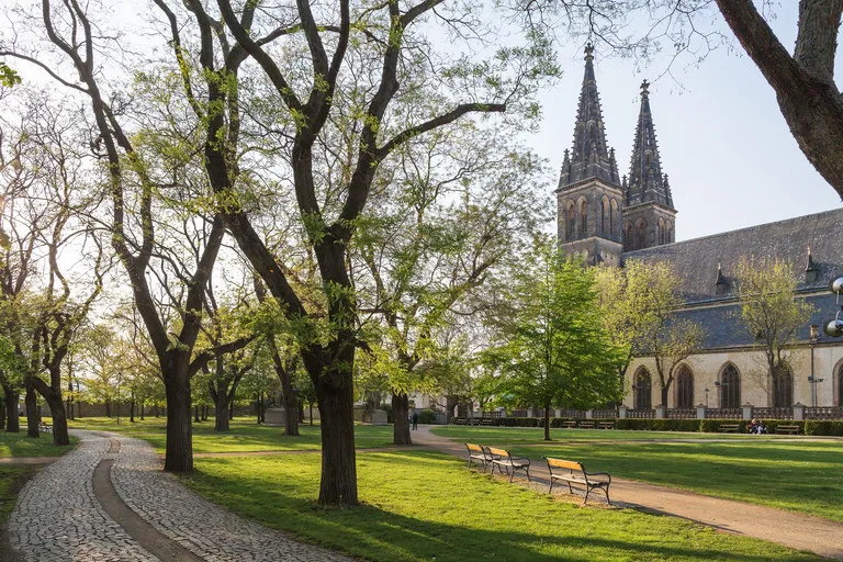 Lomnického, Nusle - Prague 4 | Rent, Offices, 1547 m²