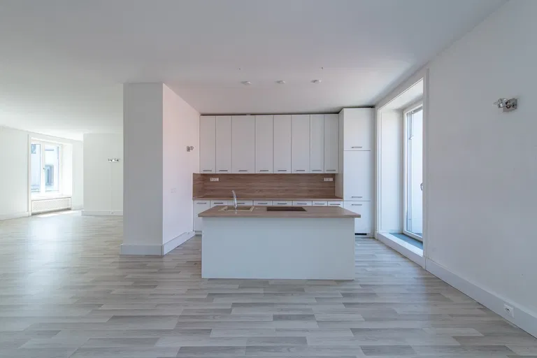 Gorkého, Staré Mesto - Bratislava I | Prenájom, Byt, 5-izbový, 375 m²