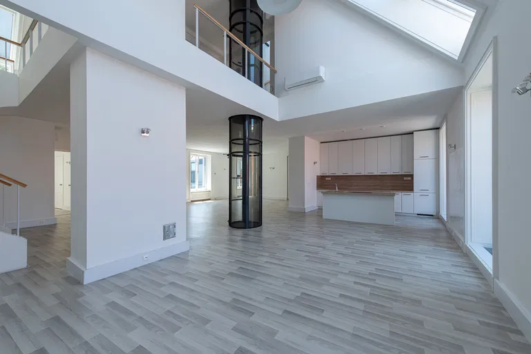Gorkého, Staré Mesto - Bratislava I | Prenájom, Byt, 5-izbový, 375 m²