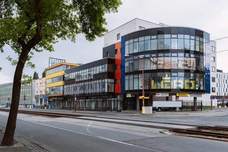 Račianska, Nové Mesto - Bratislava III | Prenájom, Administratívna budova, 1 000 m²